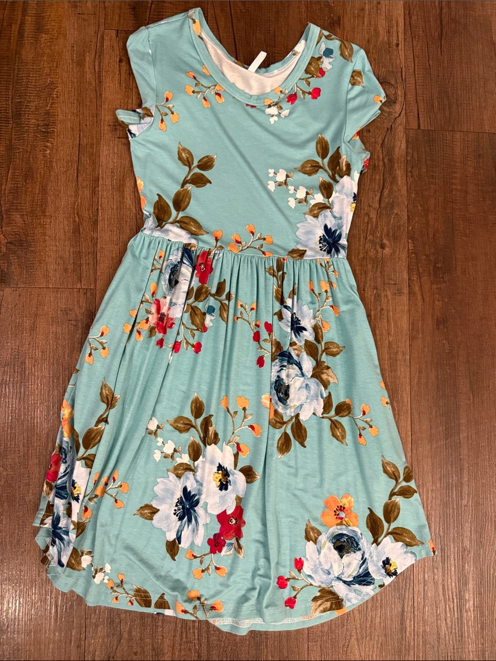 Women’s Floral Short-Sleeve Dress in Light Aqua with pockets. X small.